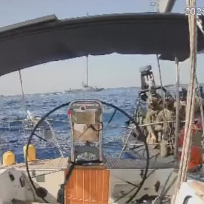 Israel intercepts the last boat from Gaza flotilla