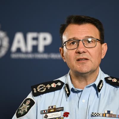 Top cop's retirement march after 40 years of service