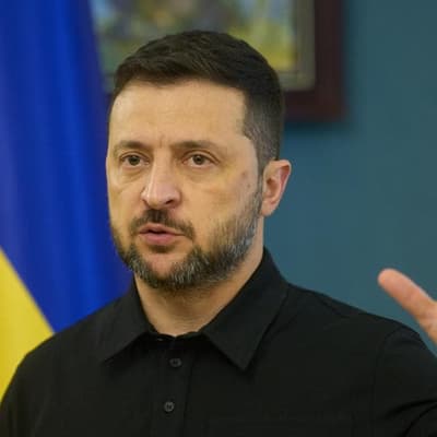 Zelenskiy criticises world 'silence' at Russian attacks