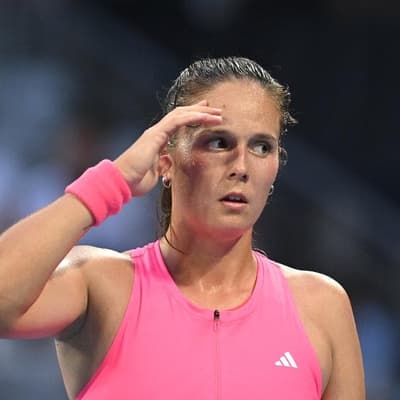 Australian tennis No.1 'at breaking point', takes pause