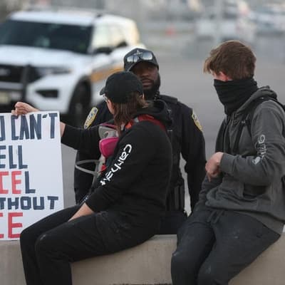 Judge blocks Trump's troop deployment in Chicago