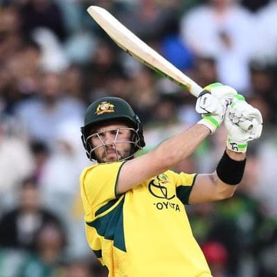 Philippe, Kuhnemann in for ODI with Inglis injured