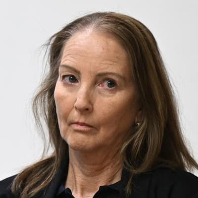 Bank admits 'mistake' over worker who lost job to AI