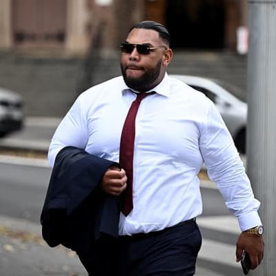 Ex-Test cricketer's drug rip-off assailant apologises