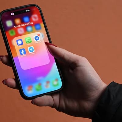 Parents of teens to control access to AI chatbots