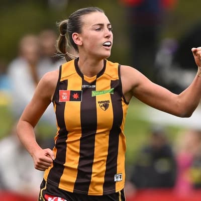 Pluck of the Irish helps Hawks hammer hapless Bombers