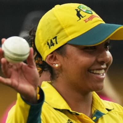 King breaks World Cup record to keep Australia unbeaten