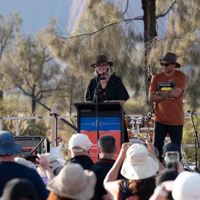 Governor-General thanks Anangu people for sharing Uluru