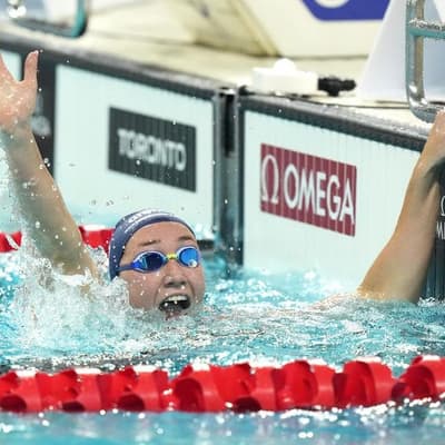 'Dream big': how an autograph inspired Aussie swim ace
