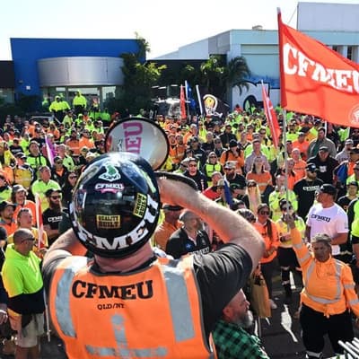 Hi-vis inquiry hijinks: minister rejects union claims