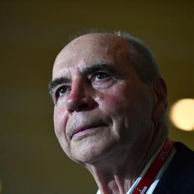 Luminary wants brave choices to halt Australia's slide