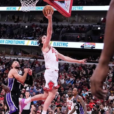 Giddey stuffs stats sheet, powers Bulls' unbeaten run