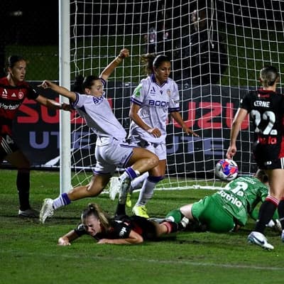 Lightning hits as Glory women finally end road hoodoo