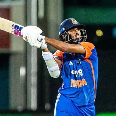 India chase on point, level series against Australia