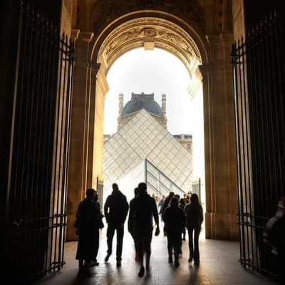 Two Louvre heist suspects 'had prior theft conviction'
