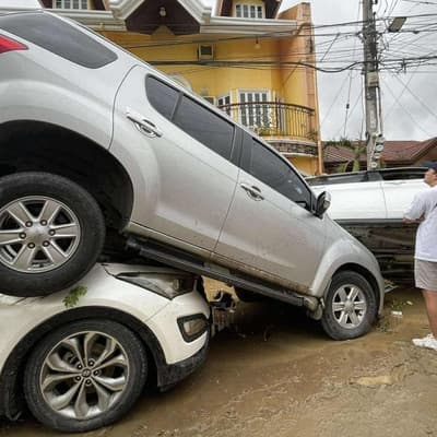 Typhoon kills 66 in Philippines, heads towards Vietnam