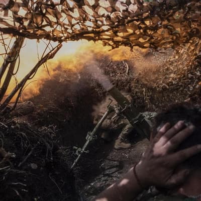 Russian, Ukrainian troops battle in ruins of Pokrovsk