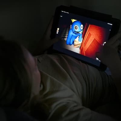 Roblox escapes under-16s social media ban for now