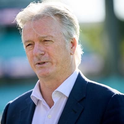 Waugh takes shot at selectors over Test team transition