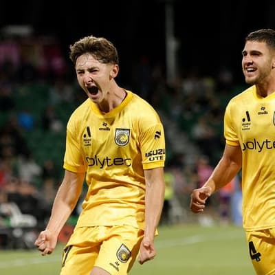 Mariners youngster produces screamer to beat Glory