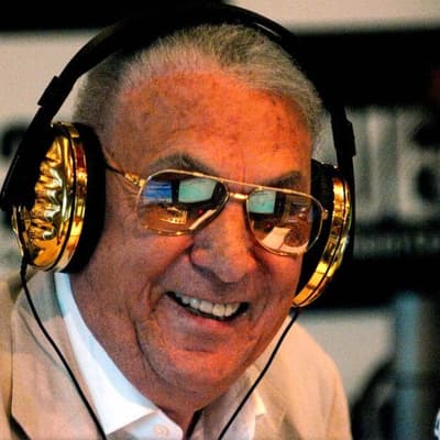 PM leads tributes for nation's 'Golden Tonsils'