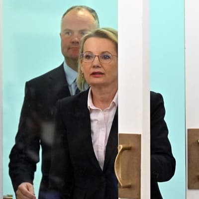 War of words heats up amid Liberals' climate battle