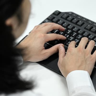 Purpose-built public servant chatbot in federal AI push