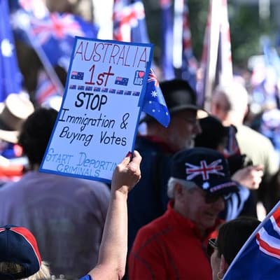 Conservatives zero in on migration after climate coup