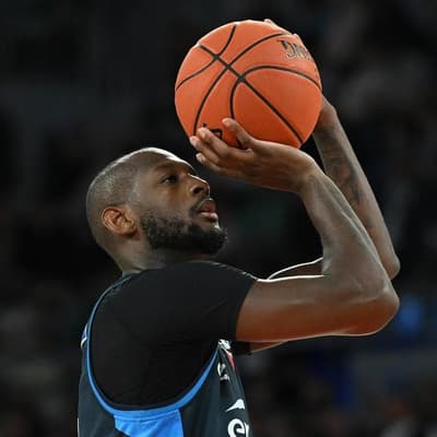 Bullets coach lashes NBL refs after Melbourne loss