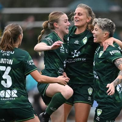 Canberra beat Glory, Jets go top of ALW with WSW win