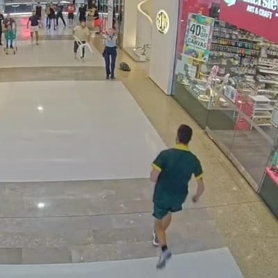 Crucial 77-second window during Bondi stabbing rampage