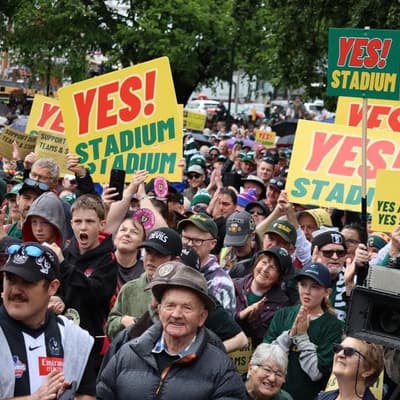 Pro-stadium rally outpoints opposition ahead of vote