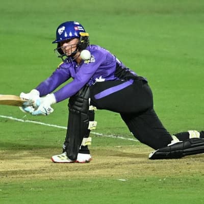 Hurricanes stay top of WBBL after shooting down Stars