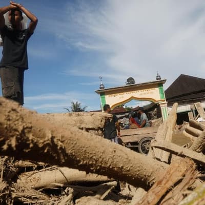 Asian floods toll surges past 1300, millions displaced