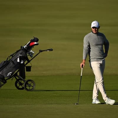McIlroy sets cat among birdies at Royal Melbourne
