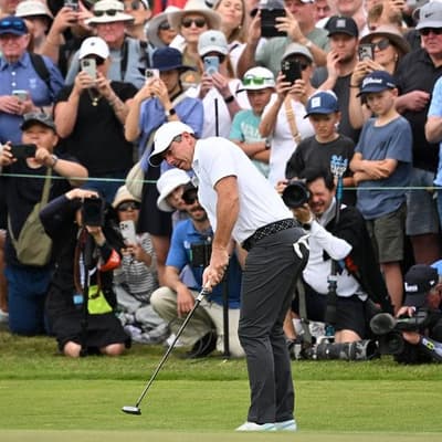 Rory fever takes hold at Royal Melbourne