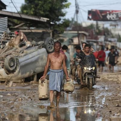 Asia floods death toll passes 1500, more rain expected