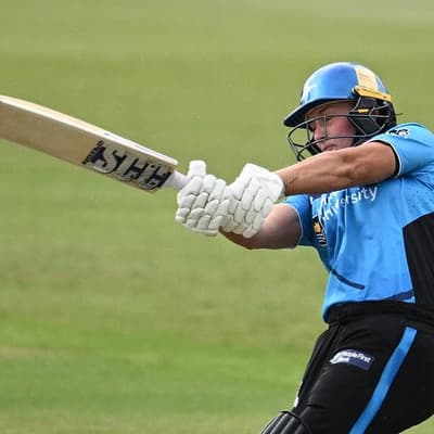 Hole in Adelaide pitch complicates WBBL finals puzzle