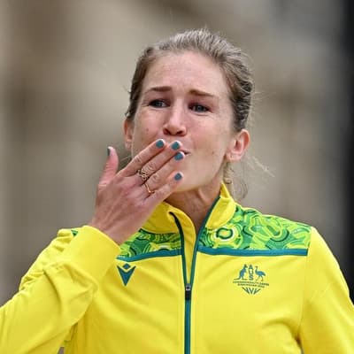 Stenson breaks women's Australian marathon record