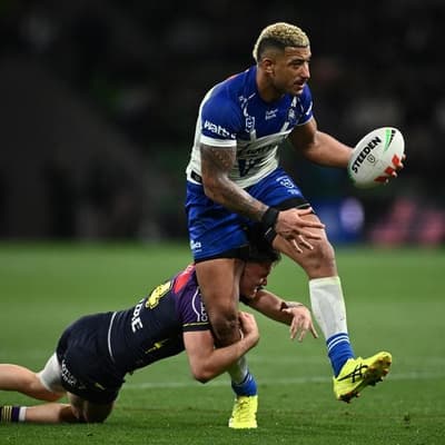 New deal keeps Bulldogs behemoth out of Bears' clutches