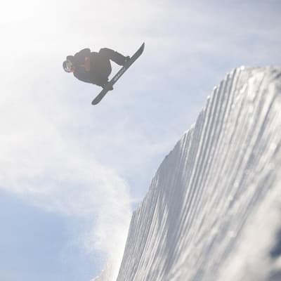 Aussie star James swamped by Japanese snowboard threats