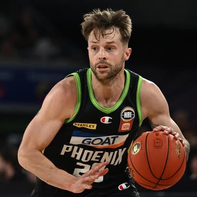 'Hot' Sobey's stocks rise, steers Phoenix past Breakers