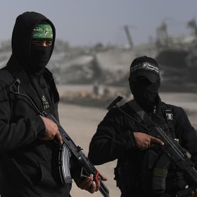 Hamas says Israeli killing of commander threatens truce