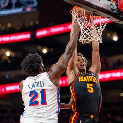 Bulls flop but Daniels' season-high has Hawks humming