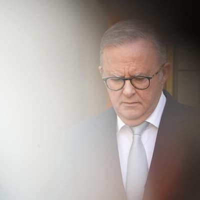 PM lightning rod for anger as Bondi victims farewelled