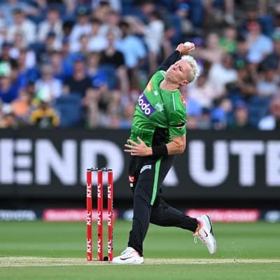 Stars' 41-year-old veteran helps upset BBL champions