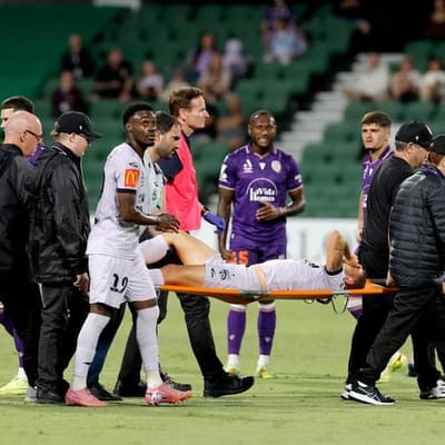 Pierias taken to hospital as 10-man Reds beat Glory