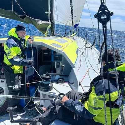 The identical twins sailing in a 14th Syd-Hob together