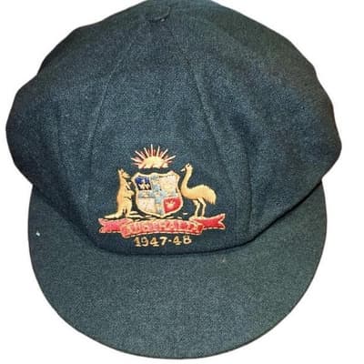 Bradman's baggy green goes under the hammer