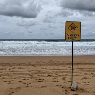 Hopes fade as searches called off for missing swimmers